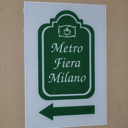 Affittacamere Metro Fiera Pero Exterior foto